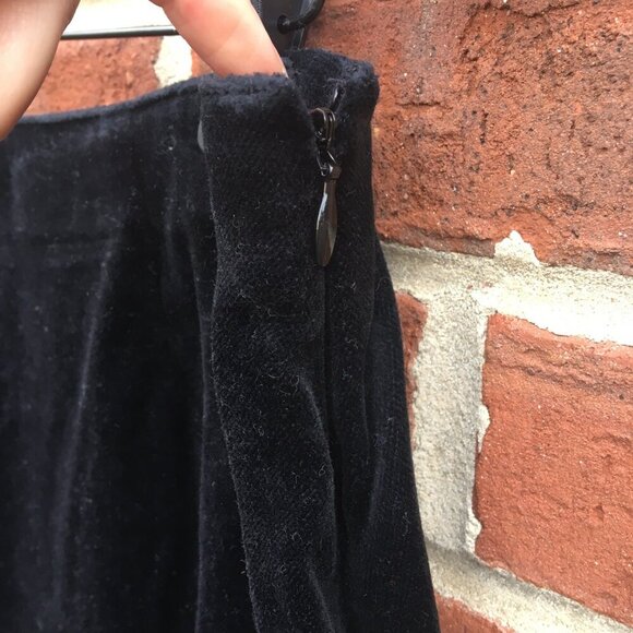 Relativity Skirt Size 14 Black Velour Midi Length Career Classic Holiday - Picture 2 of 12